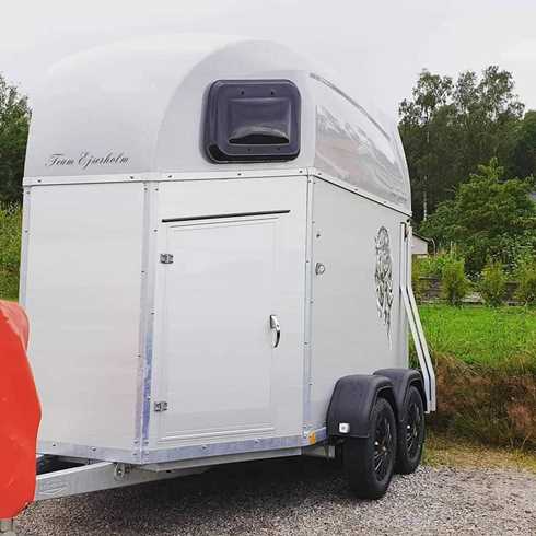 Hästtransport Böckmann B2 PHA stulen i Vittene mellan Vårgårda och Alingsås
